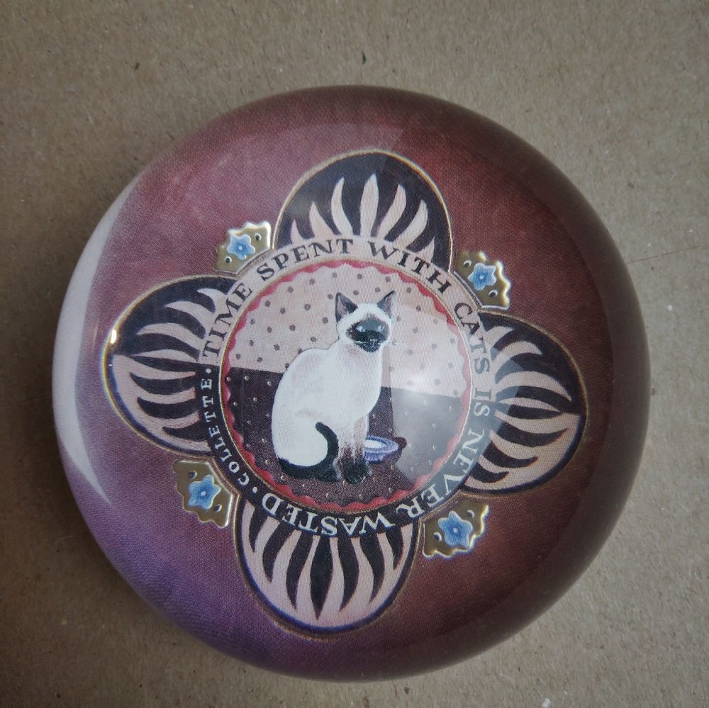 Siamese Cat Crystal Dome Paperweight ~ Punch Studio Made in France